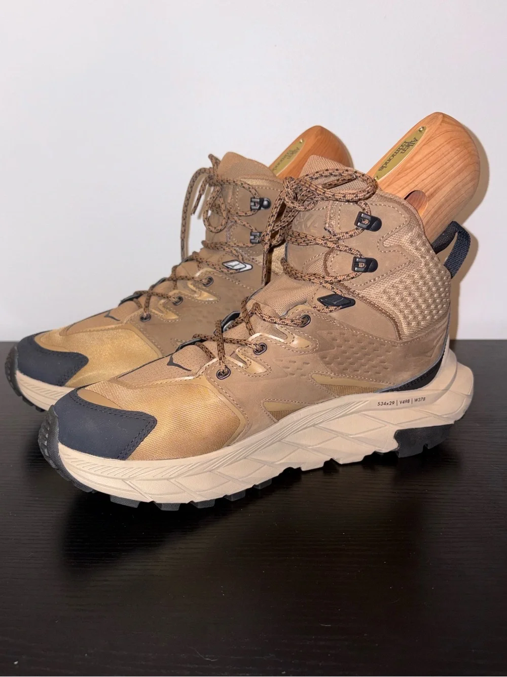 HOKA Anacapa Mid GTX Gore-Tex Hiking Boots Women’s 8.5B Otter Vibram